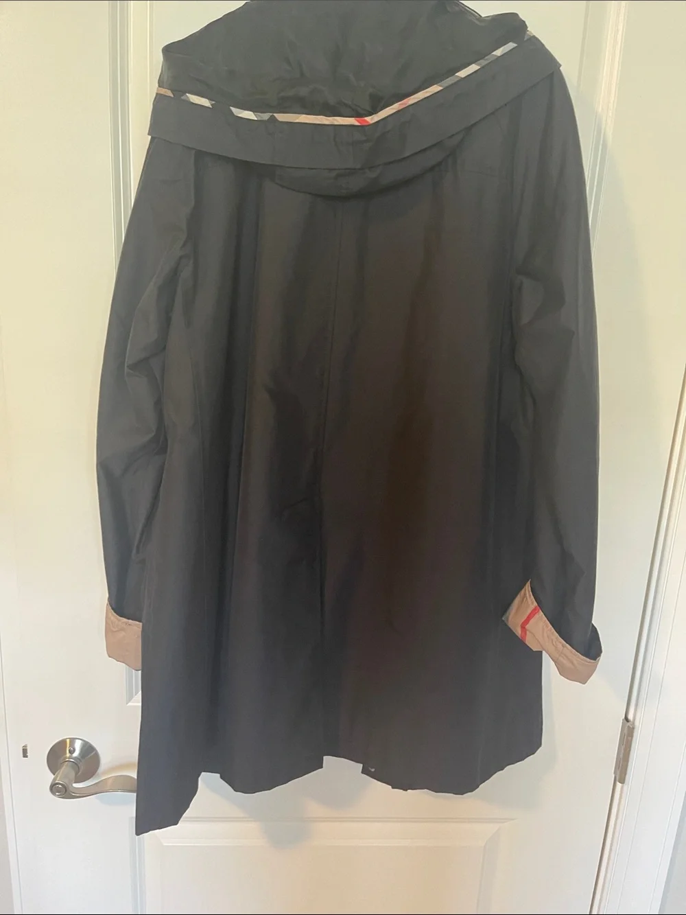 Burberry Black Trench Coat with Signature Check Lining - Picture 2 of 8